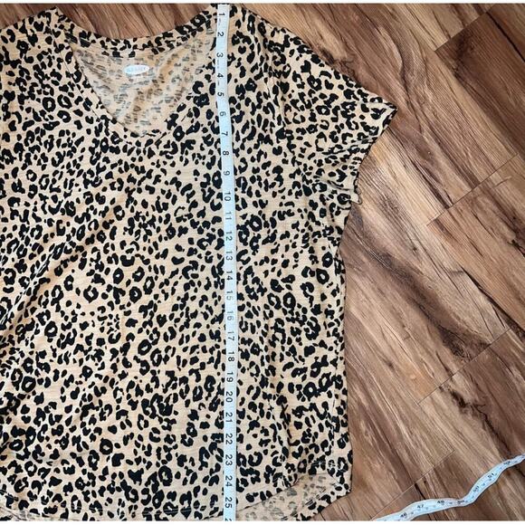 Old Navy Short Sleeve Animal Cheetah Leopard Print T-Shirt Size Large - Picture 6 of 6